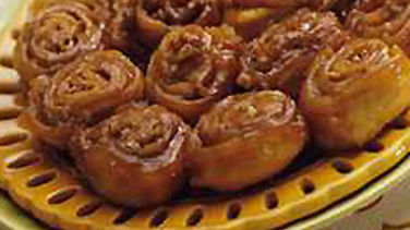 Petite Caramel Pecan Rolls