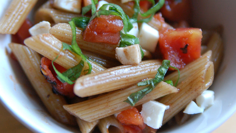 Ensalada Rápida de Pasta con Vinagreta Balsámica