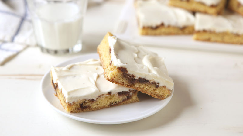 Cinnamon Roll Cake Bars