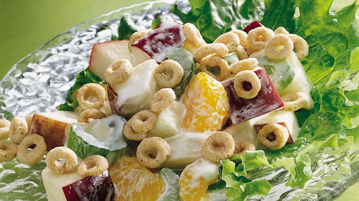 Cheerios™ Crunchy Apple Salads